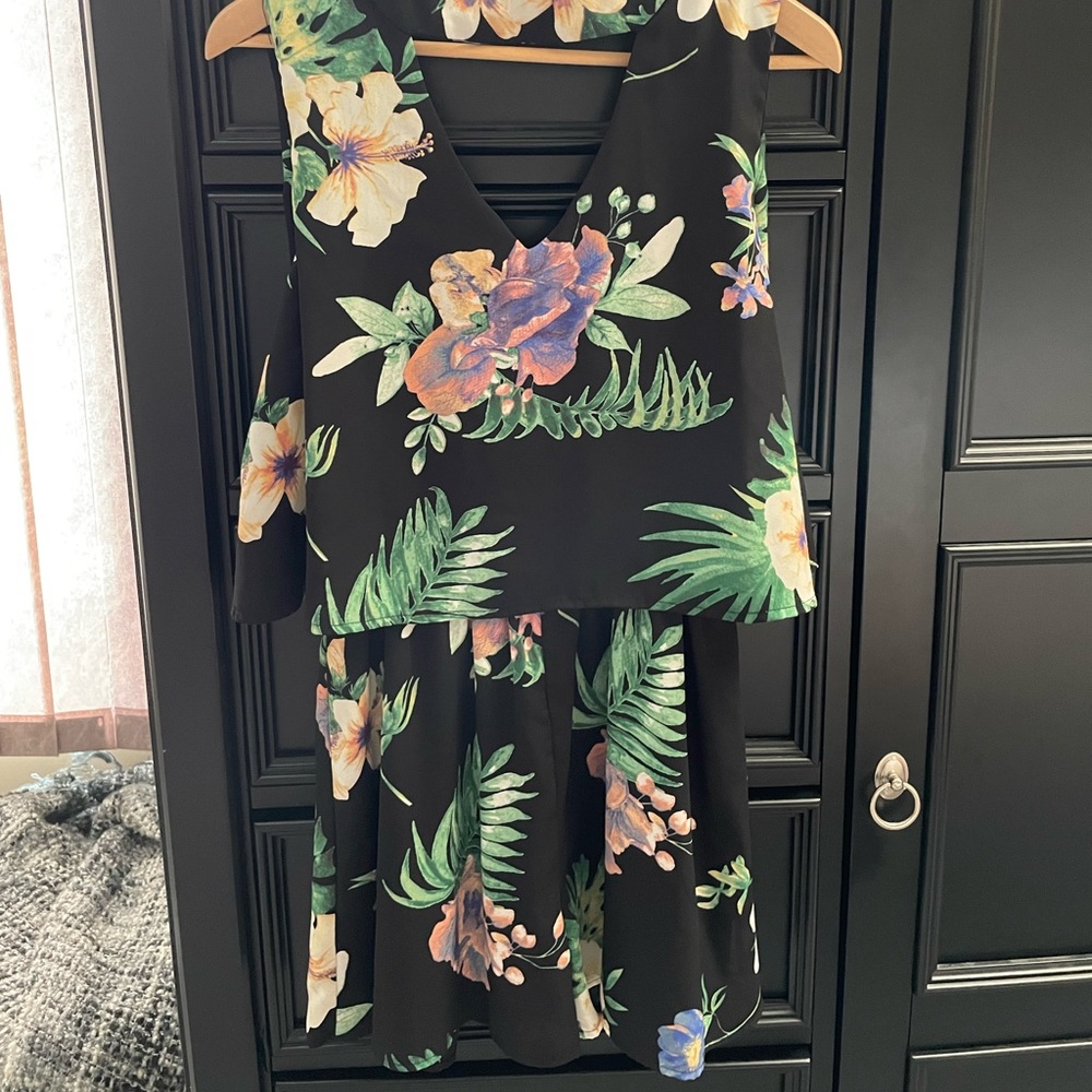 Tropical print short romper. Size S